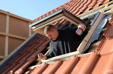Pose de fenêtres de toit Velux à Puihardy